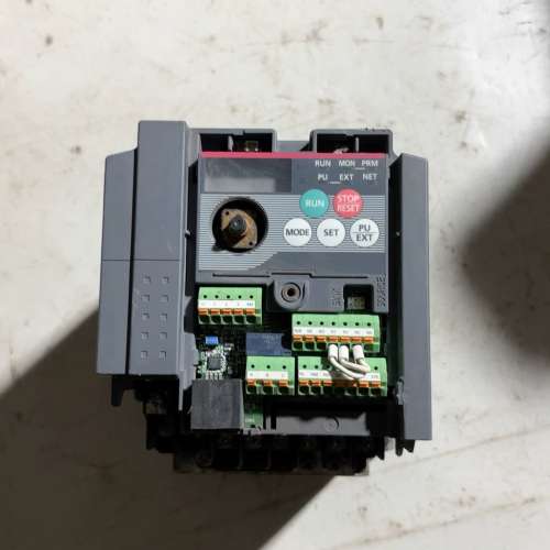 变频器FR-D740-3.7K-CHT，三相输入，AC3