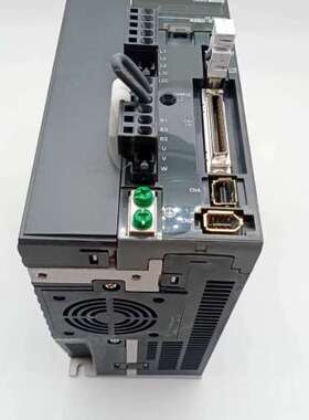 欧姆龙1.5KW伺服驱动器R88D-KT15H-L  有8台