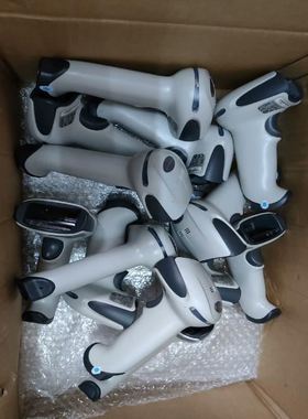 NI cDAQ-9174四槽机箱，成色好，功能正常标价