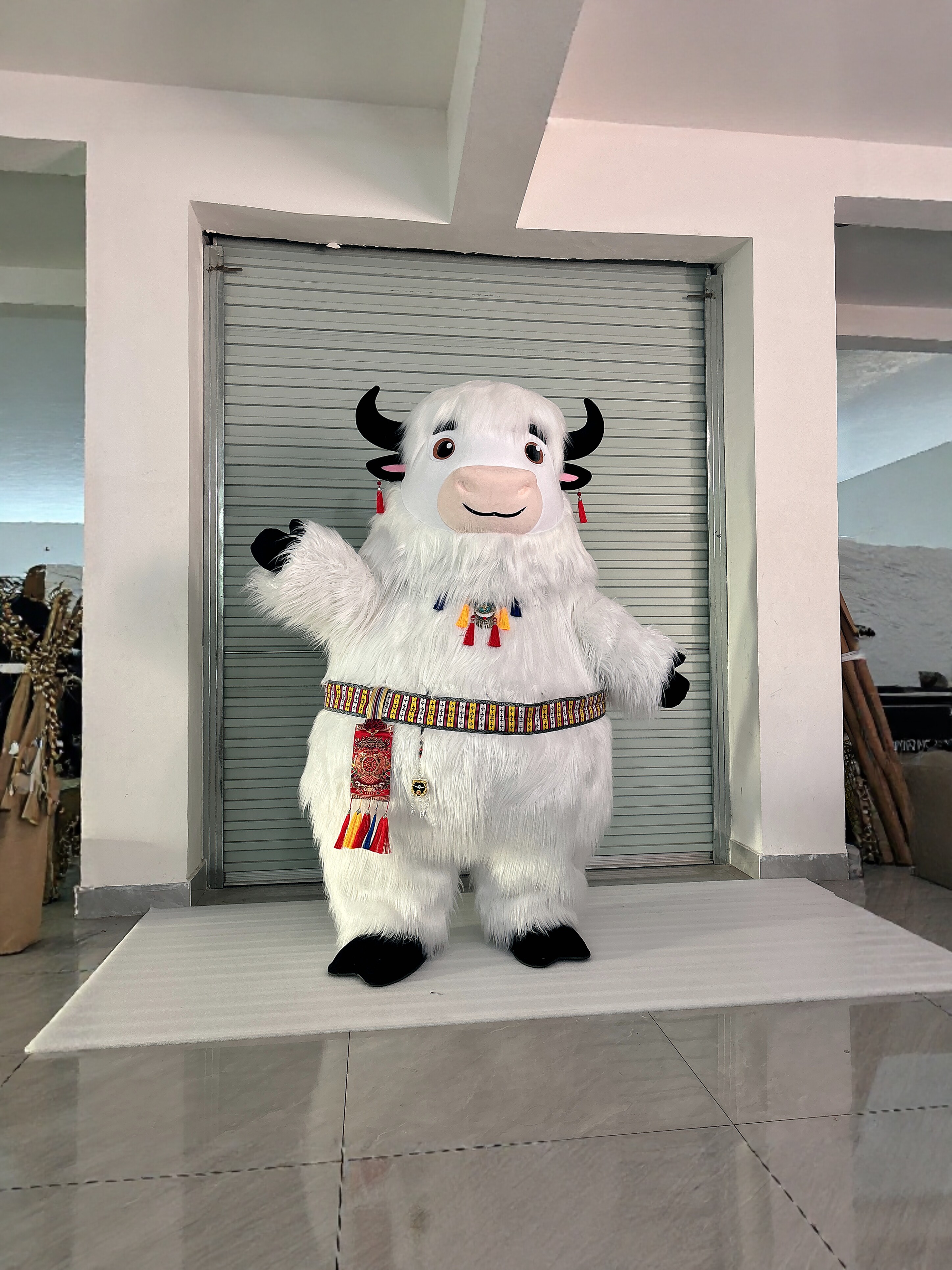 青藏高原牦牛玩偶服装蒙古牛人穿表演道具服吉祥物长毛绒公仔头套