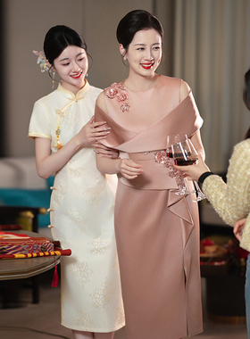 粉色妈妈婚宴装晚礼服高级感高贵洋气年轻喜婆婆婚礼喜服2025新款