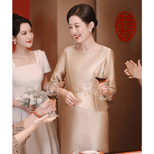 香槟色妈妈婚宴礼服长袖