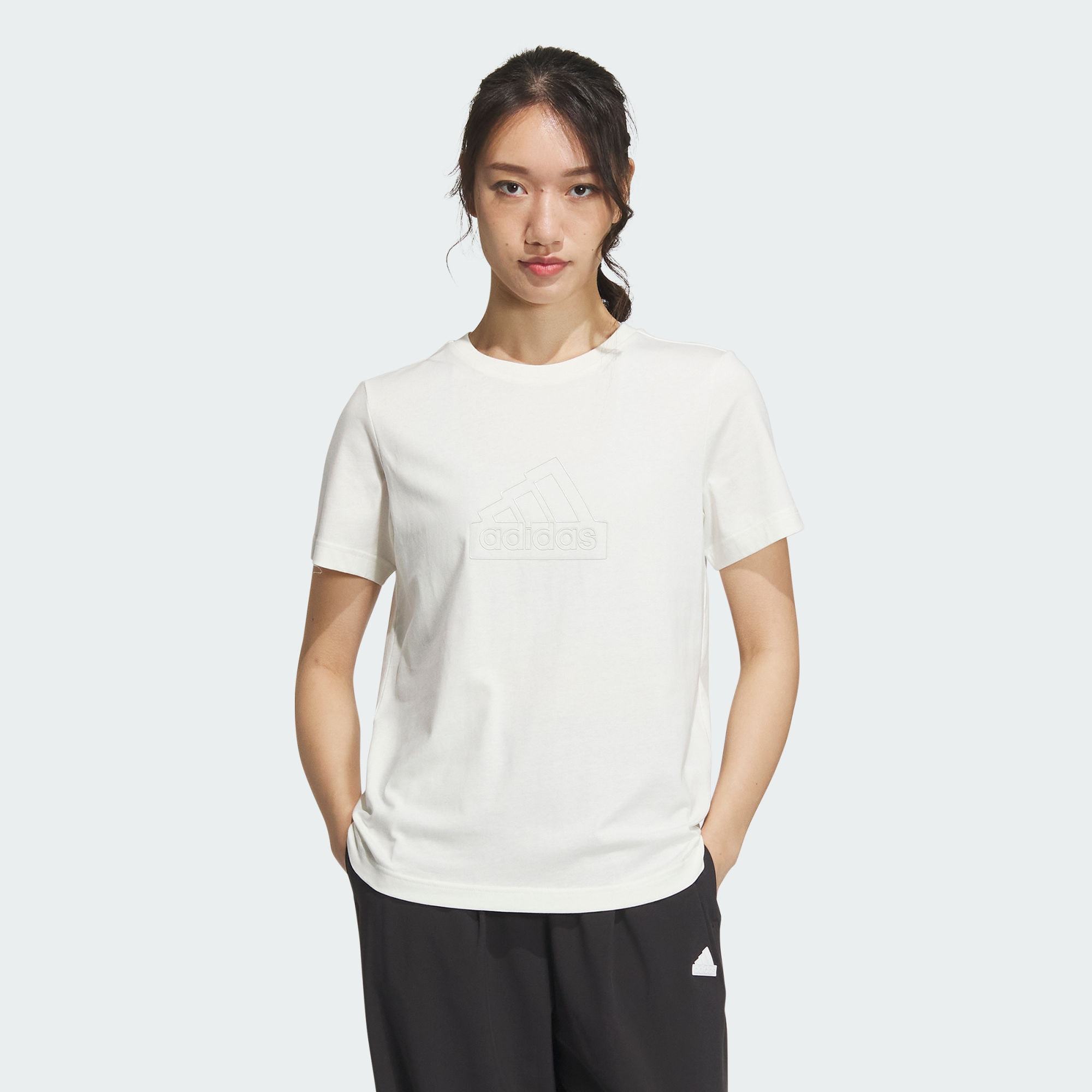Adidas/阿迪达斯 女子 SPORTSWEAR 运动休闲短袖T恤 IM8840