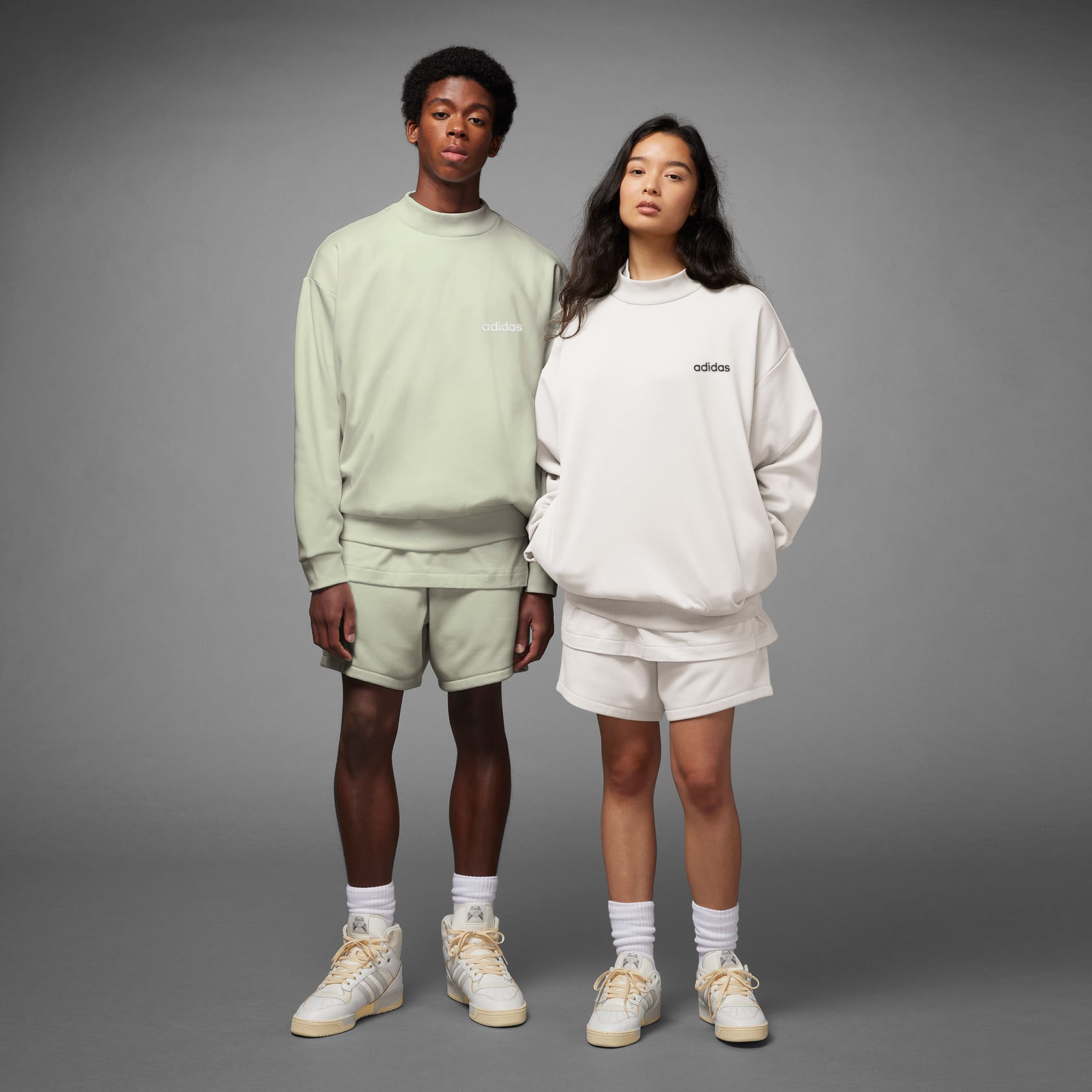 Adidas/阿迪达斯 男女三叶草 SWEATSHIRT 运动套头卫衣 IA3434