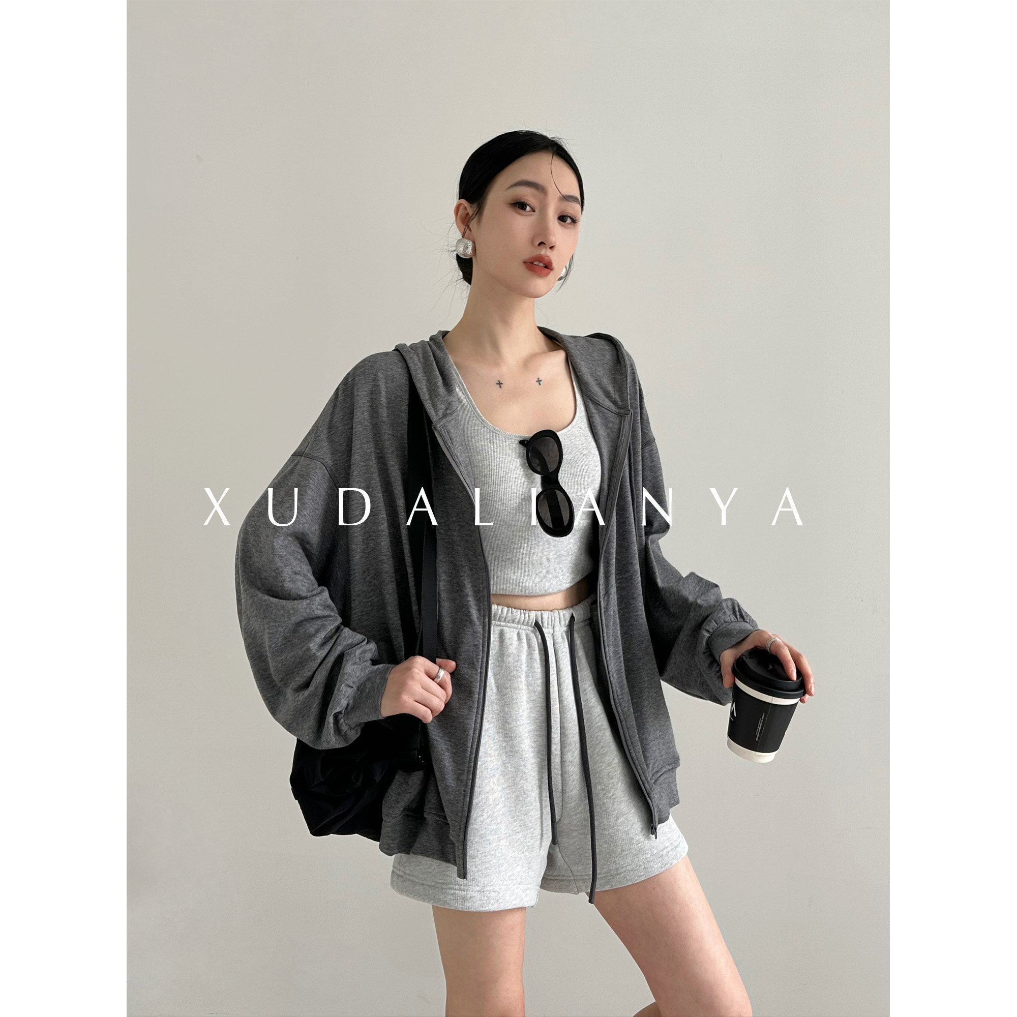 徐大脸吖定制 miu系慵懒感薄款卫衣帽衫春夏休闲运动连帽短外套女