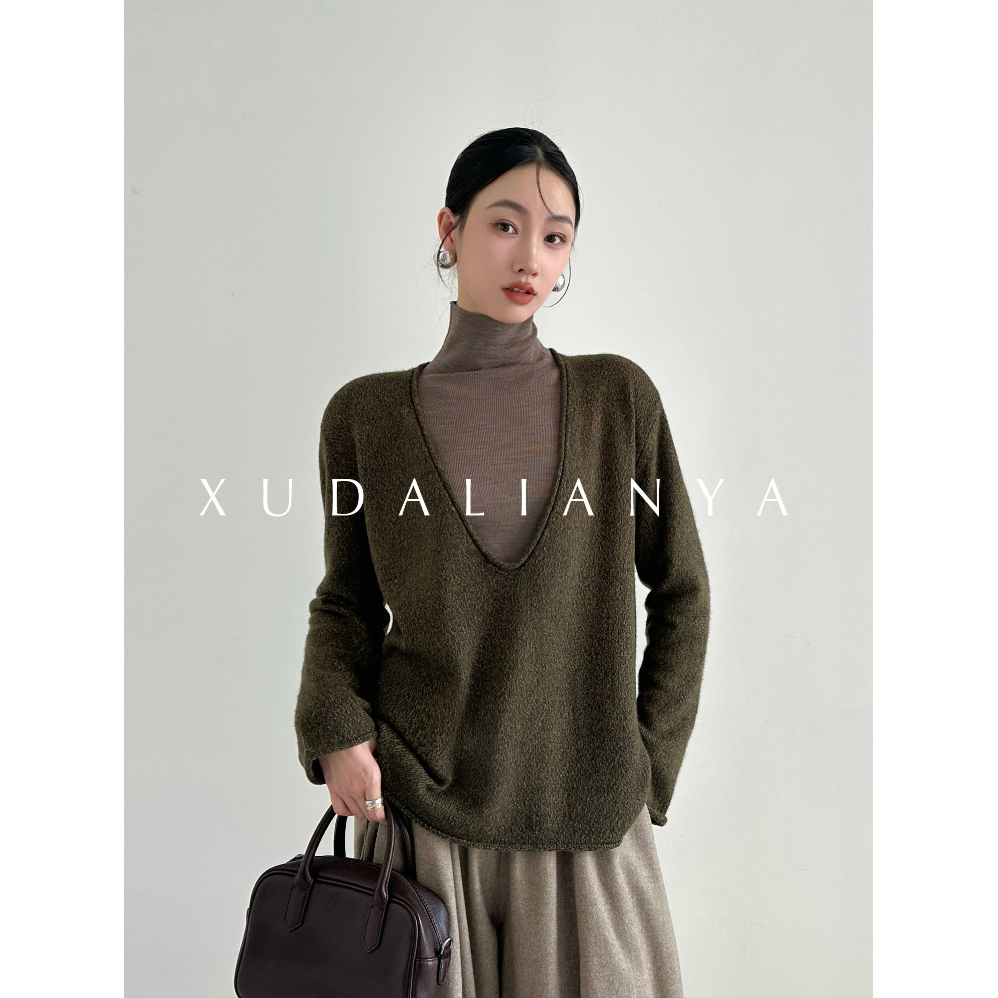 徐大脸吖定制 山羊绒羊毛天丝ins秋冬叠穿深V领针织衫宽松毛衣女