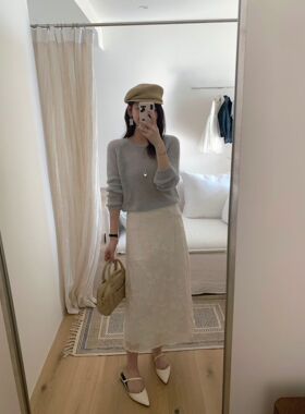 浅蓝色卷边领口针织衫 气质蕾丝刺绣半裙