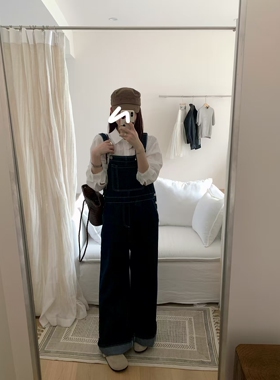 韩系纹理感钩花宽松衬衣 深蓝高腰阔腿卷边背带裤