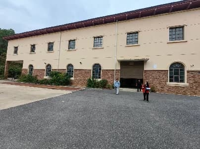 4月27日湘潭市国有土地使用权五宗及不动产上的房屋建筑物、构筑物、附属设施、苗木、办公、机器设备和其他固定资产等网络拍卖公告