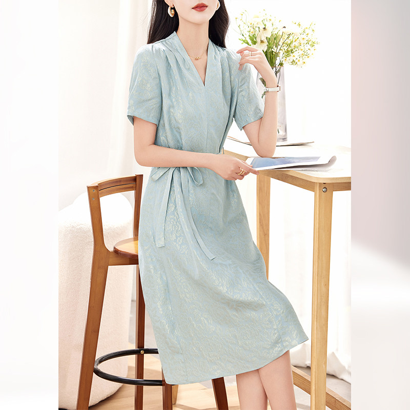 真丝连衣裙女2026夏季新款收腰气质减龄金丝冠乐绉桑蚕丝裙子