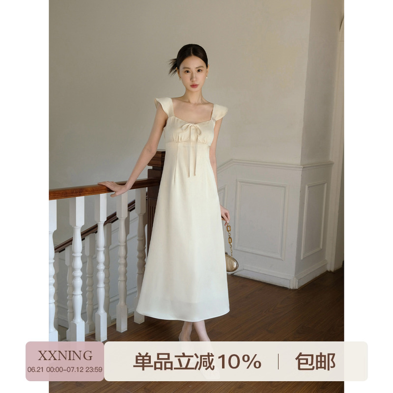XXNING法式荷叶边小飞袖连衣裙女温柔风优雅时尚气质御姐范长裙