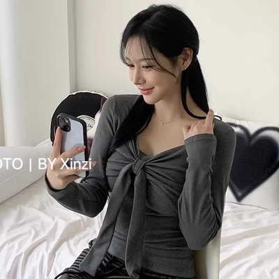 纯欲辣妹长袖修身蝴蝶结显瘦T恤