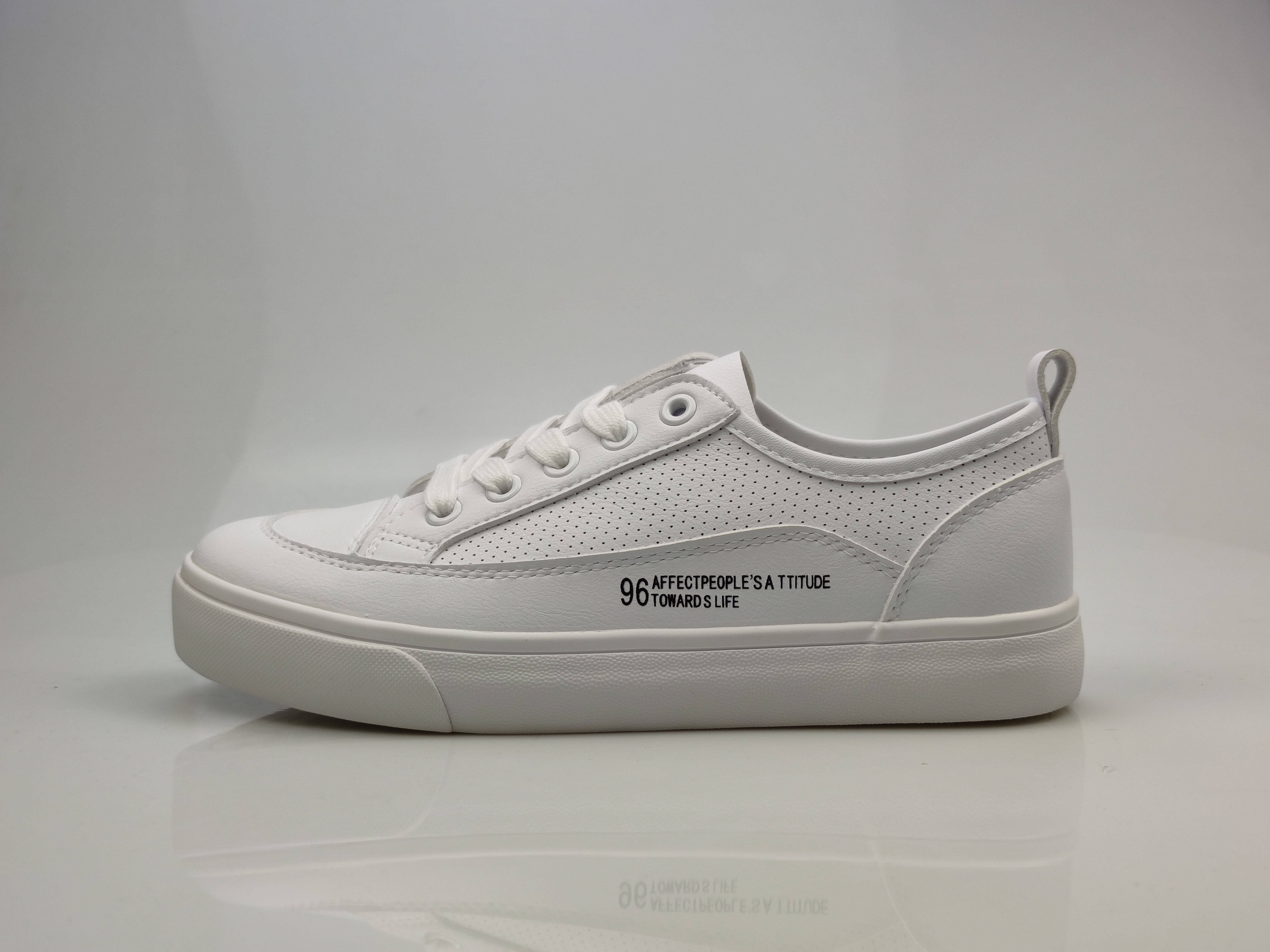 hotwind热风小白鞋女板鞋全新正品春秋新款断码清仓韩版休闲系带