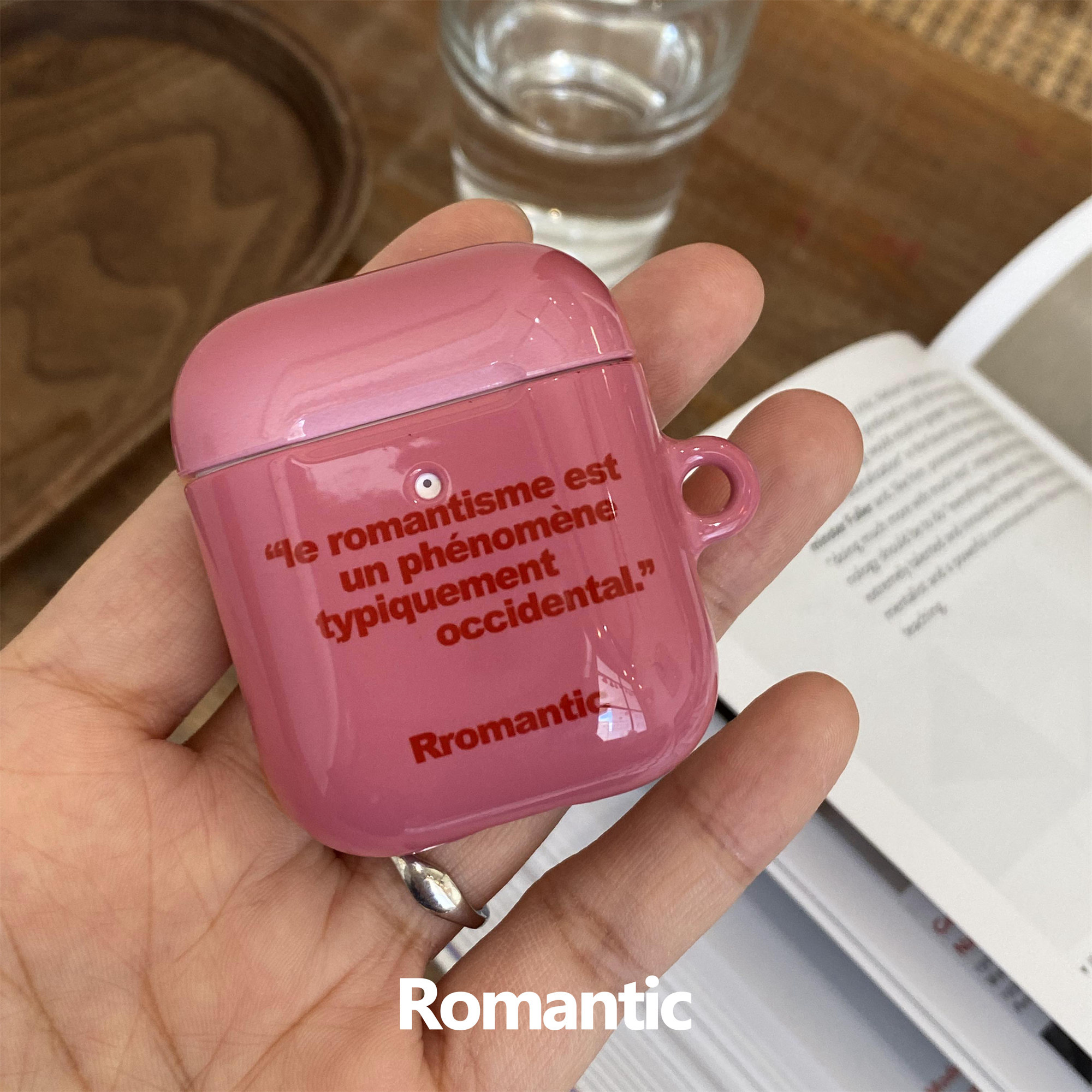 粉底红字适用于Airpods4新保护套airpods2耳机套aipods3代英文简约蓝牙AirPodspro2代日韩ins风菲林耳机壳