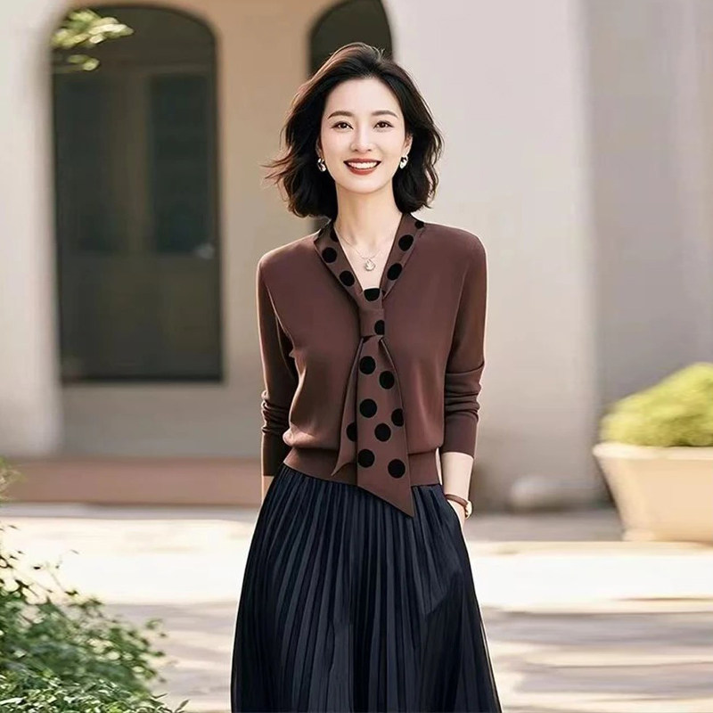 咖色波点飘带领针织衫两件套套装