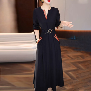 轻奢高级感V领长袖连衣裙女2026春装新款优雅气质妈妈收腰长裙子
