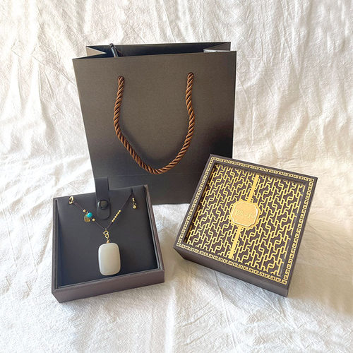 高档首饰包装盒高级感戒指盒吊坠胸针盒子手串包装盒玉手镯礼物盒