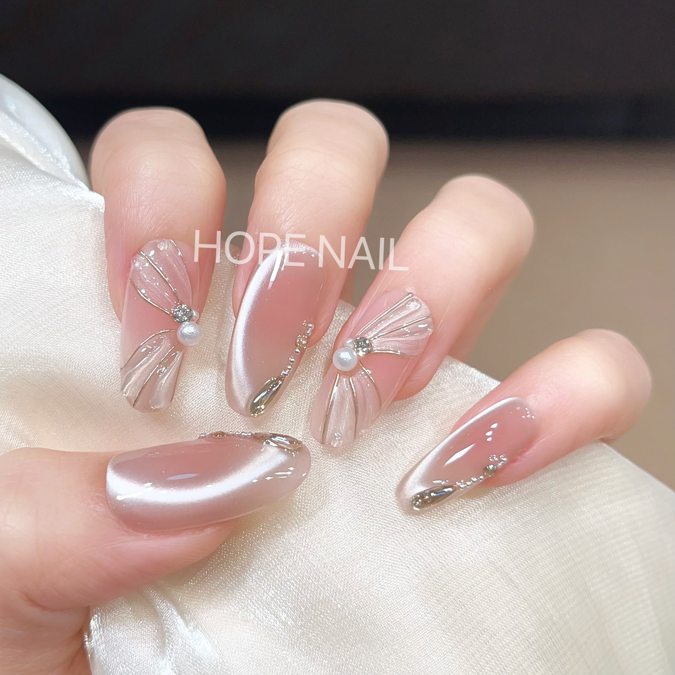 【月光柔纱】纯欲风法式飘带猫眼手工穿戴甲温柔显白婚甲美甲贴片,彩妆/香水/美妆工具,穿戴甲/甲片,淘宝优惠券,粉丝福利购,淘宝优惠卷