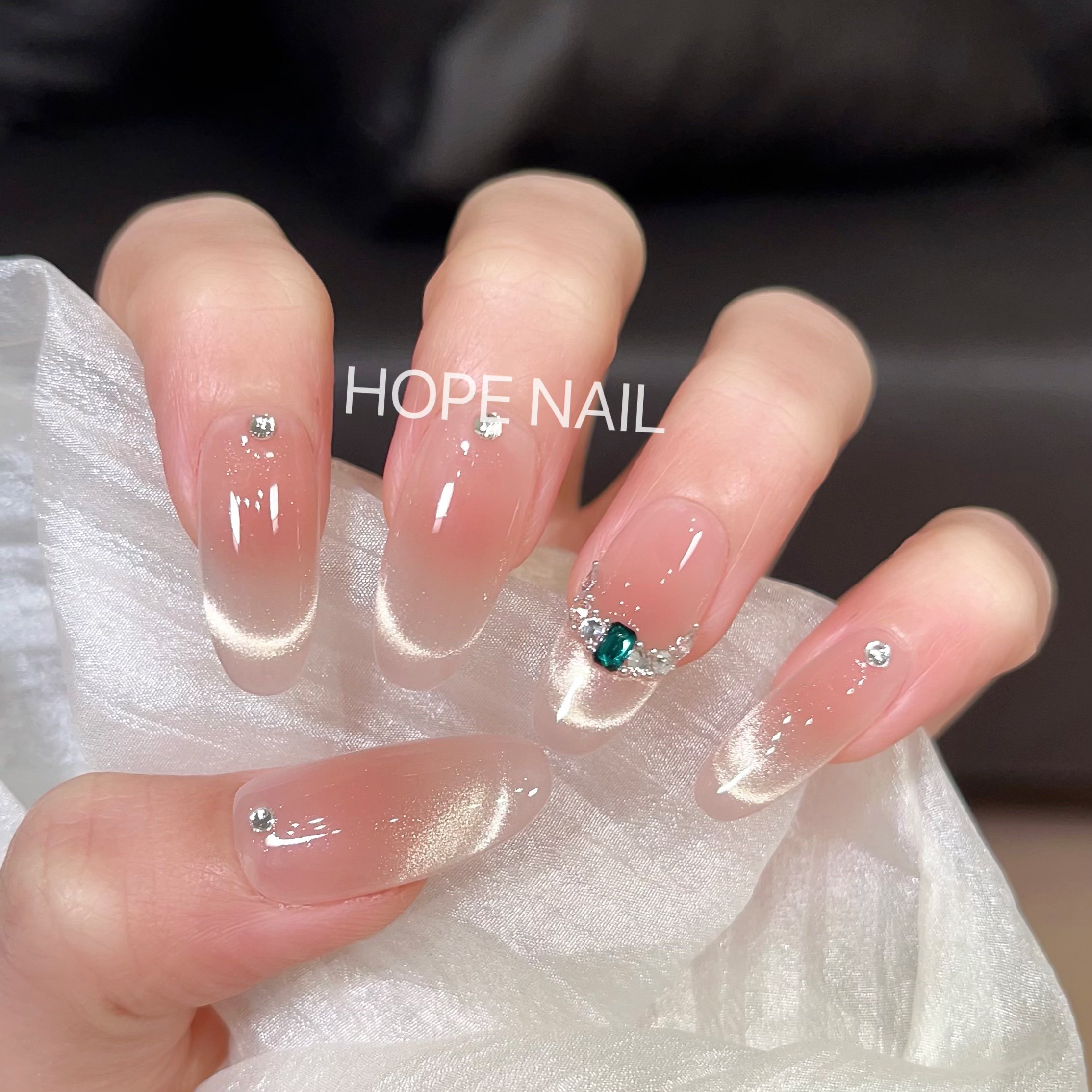 【绿翡】贵气轻奢法式猫眼手工穿戴甲祖母绿施华洛钻气质美甲贴片,彩妆/香水/美妆工具,穿戴甲/甲片,淘宝优惠券,粉丝福利购,淘宝优惠卷