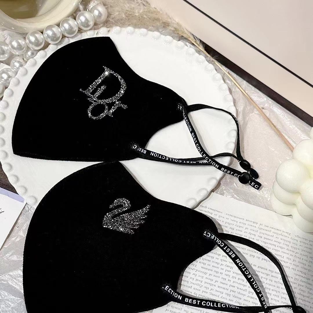 明星同款秋冬钻天鹅小Dor空气棉防寒保暖立体口罩可调节可水洗