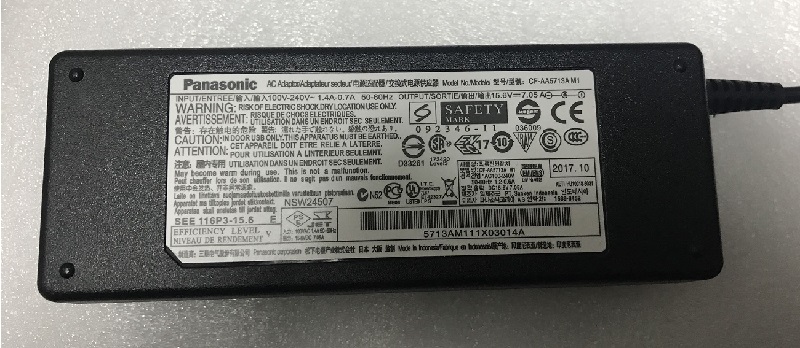 松下充电器15V7.05A原装充电器