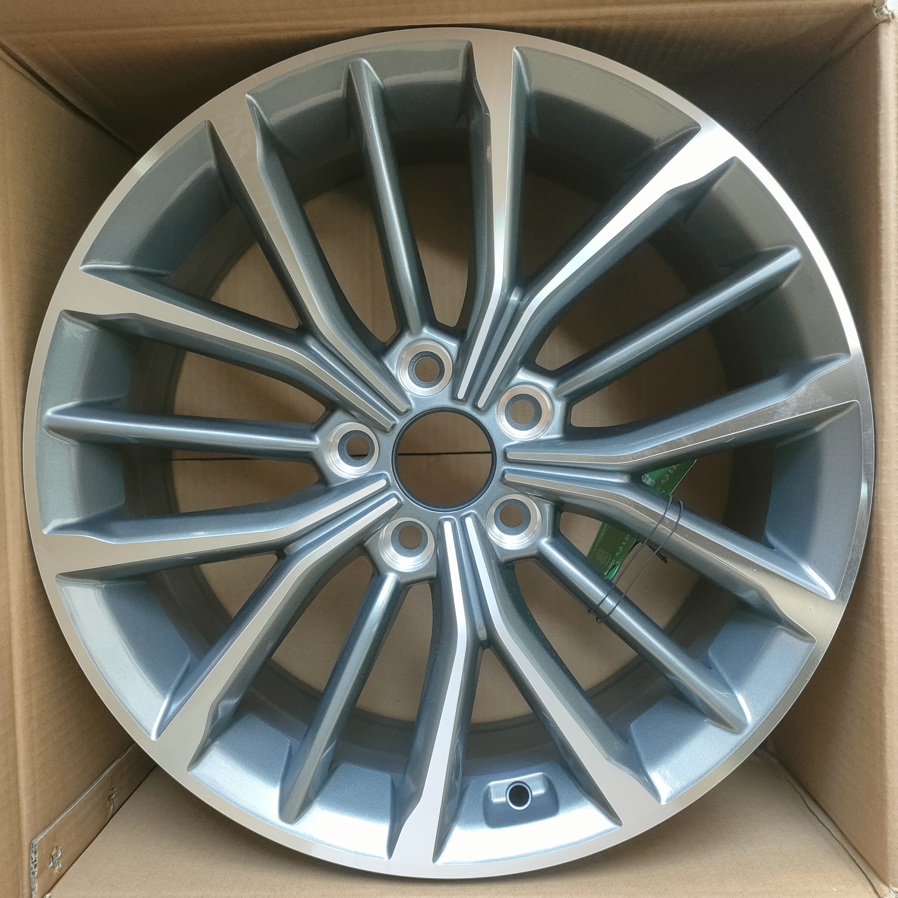 适用于17寸吉利星瑞铝合金轮毂博越轮毂星越S豪越R7豪越L钢圈全新