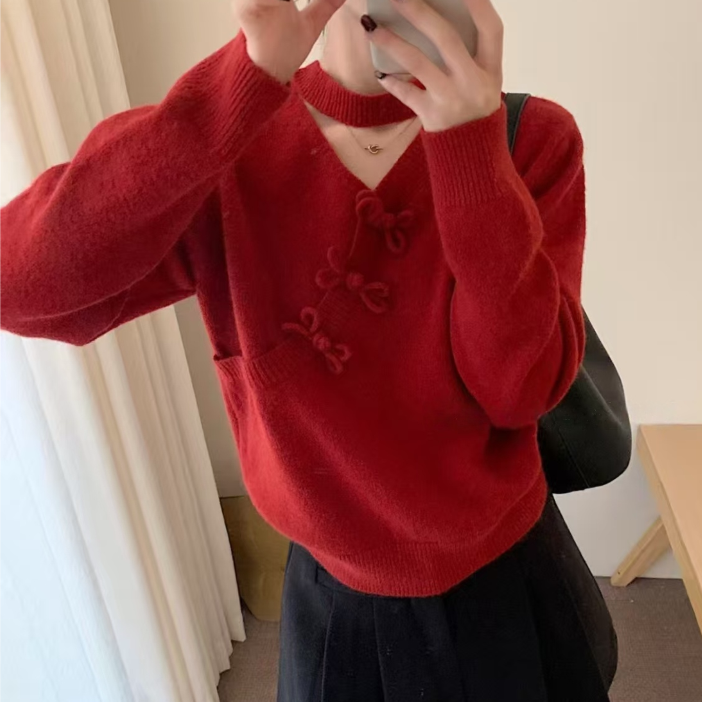 镂空挂脖V领红色毛衣女秋冬新款宽松显瘦中式盘扣针织短款打底衫,女装/女士精品,毛针织衫,淘宝优惠券,粉丝福利购,淘宝优惠卷