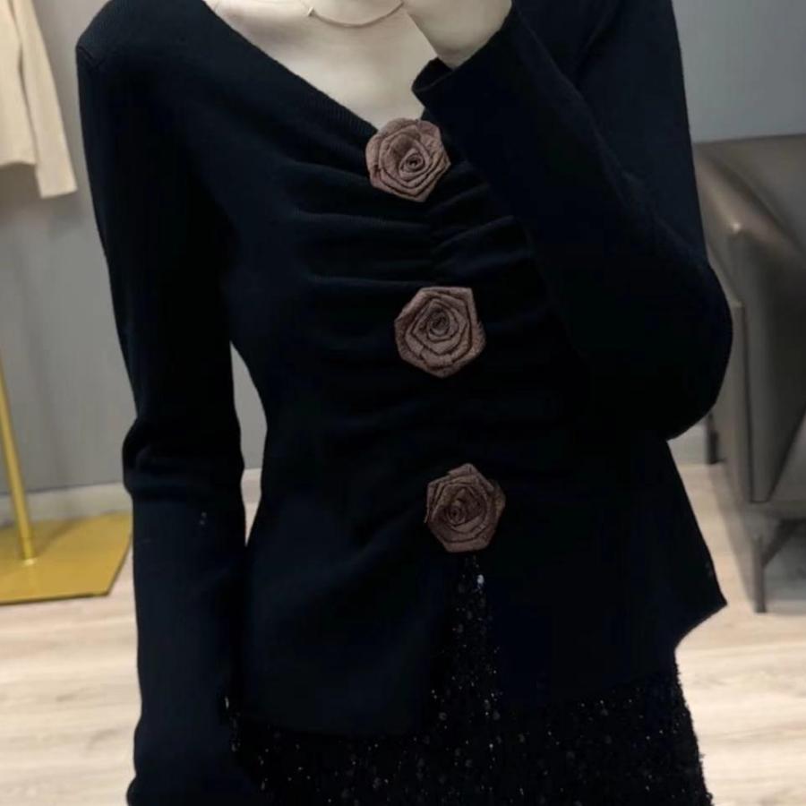 设计感V领针织打底衫女秋冬