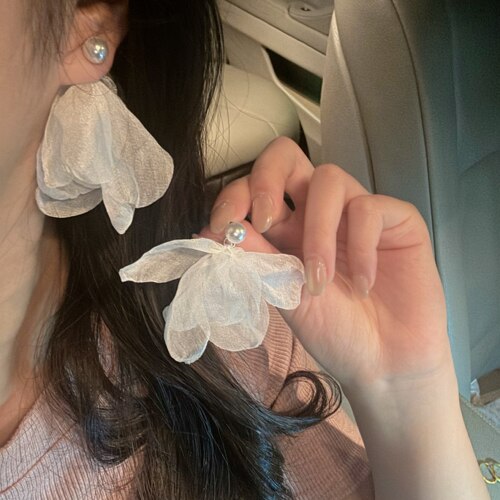 适合春夏仙气花朵珍珠耳环女温柔少女感雪纺纱耳钉度假风森系耳夹