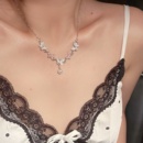 粉色蝴蝶珍珠项链女轻奢高级感通勤百搭配饰颈链气质网红锁骨链