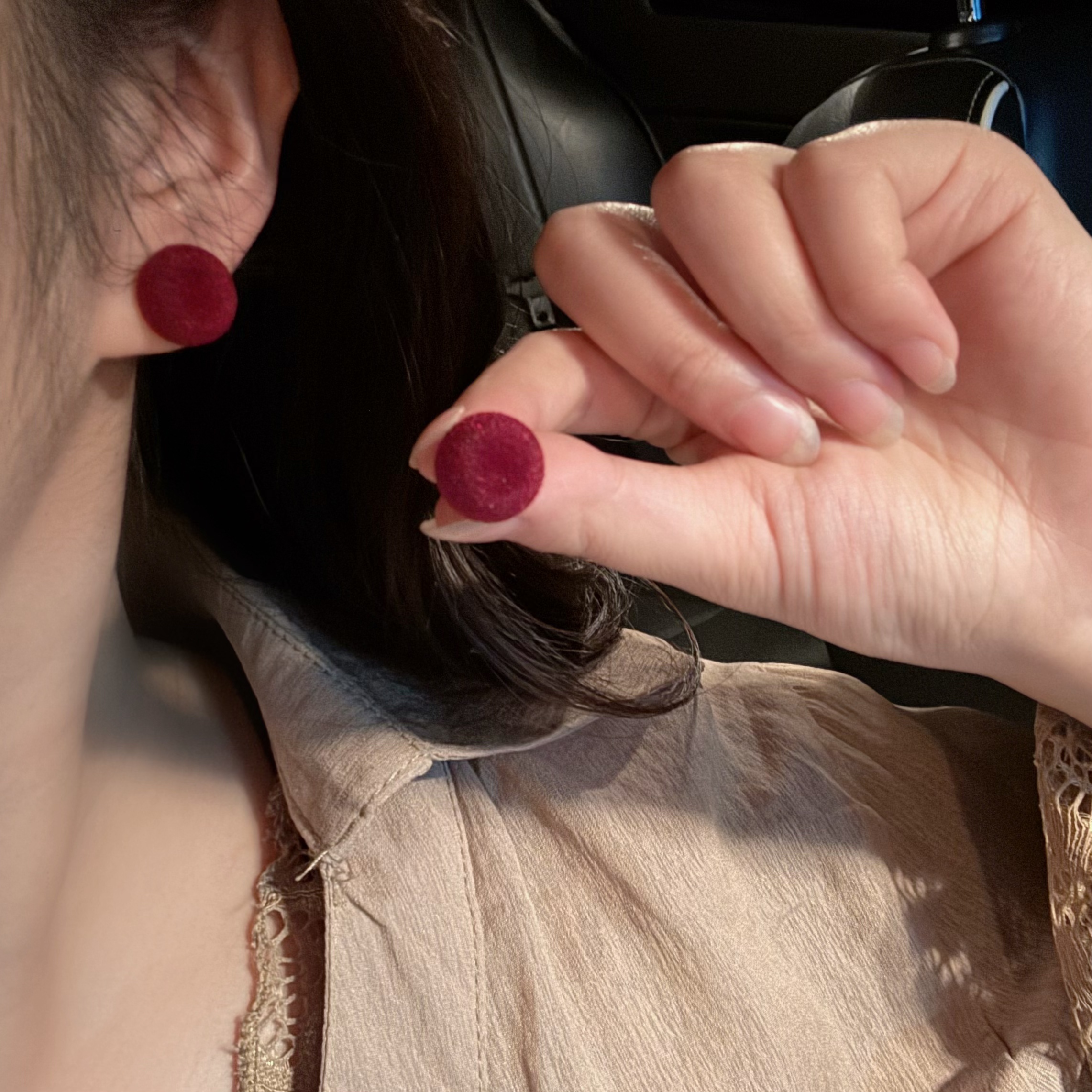 秋冬植绒豆豆耳钉女2025新款复古配饰耳环高级感港风气质耳饰耳夹