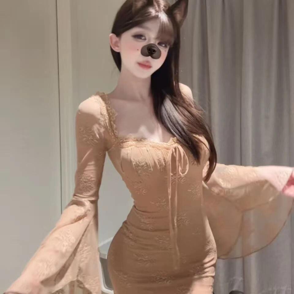 法式小香风蕾丝名媛方口领长袖连衣裙女2026秋季新款纯欲绑带裙子