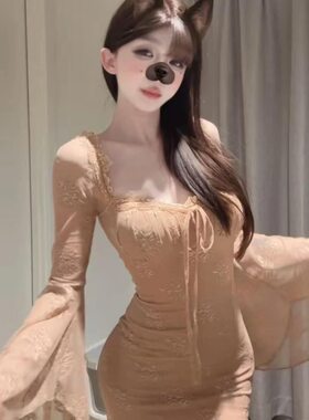 法式小香风蕾丝名媛方口领长袖连衣裙女2026秋季新款纯欲绑带裙子