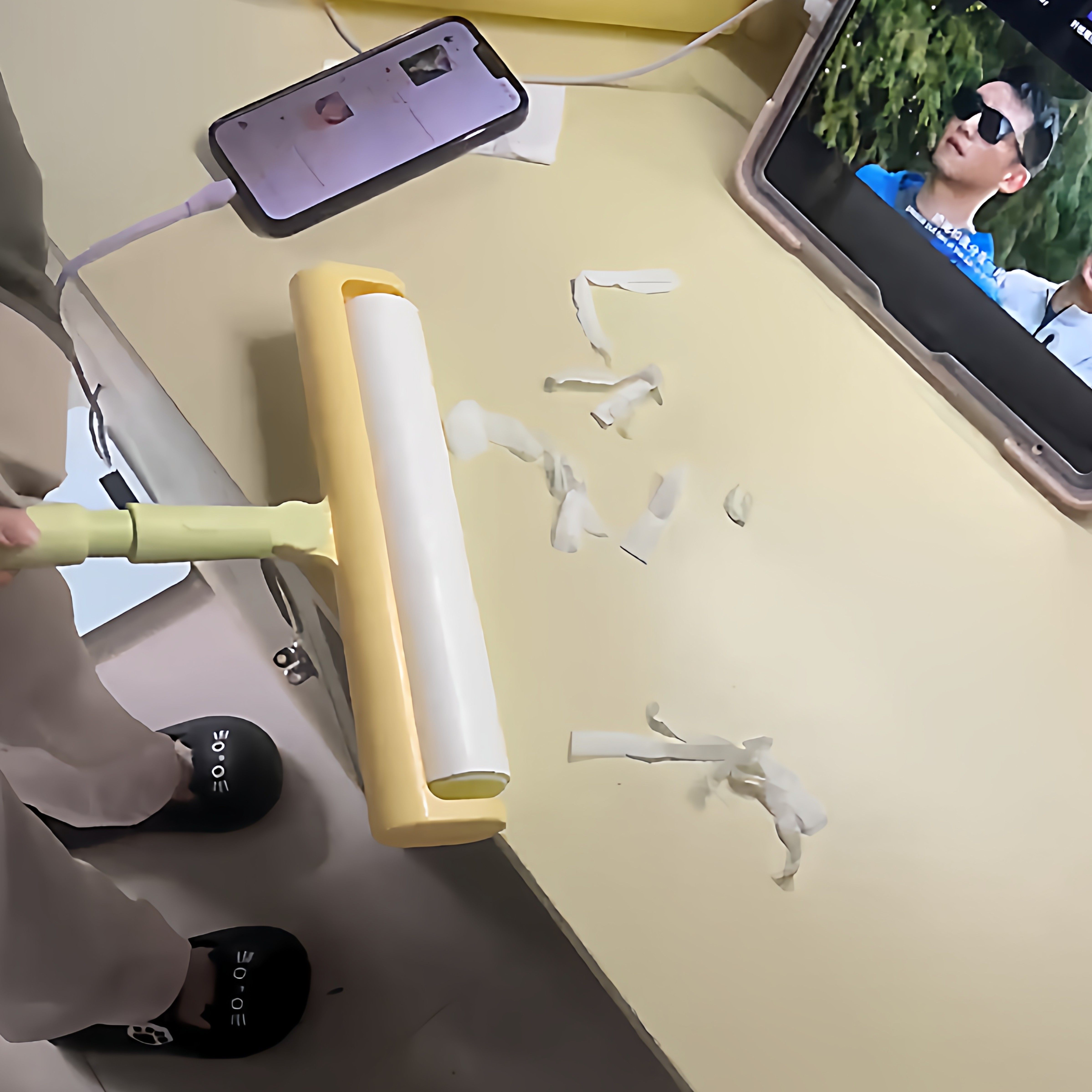 长柄粘毛器加长伸缩滚筒宿舍家用床上去毛清洁神器衣物除尘滚毛器