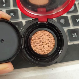 挑战妈生皮！法国  大师款轻垫粉底液气垫1.7g 3#黄一白