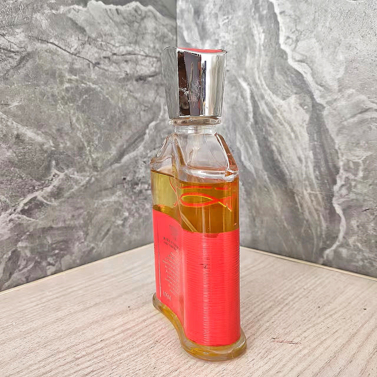 香水像是从海洋传来的湿感