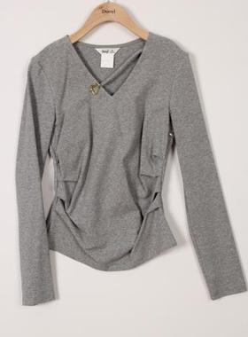 朵以2024春装新款时尚设计感褶皱上衣打底衫T恤小众女39DC331092