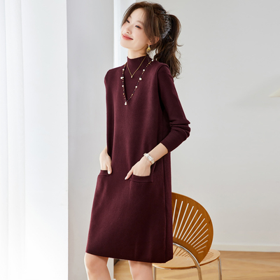 2025新款钉珠针织连衣裙女秋冬高级感中长款配大衣的内搭毛衣裙子