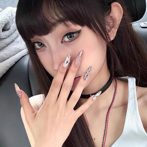 猫眼波点纯手工穿戴甲2025新款香槟飘带波点高级清透显白美甲贴