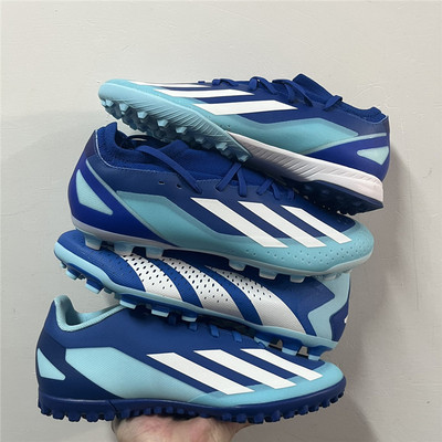 阿迪达斯低帮男子轻质足球鞋