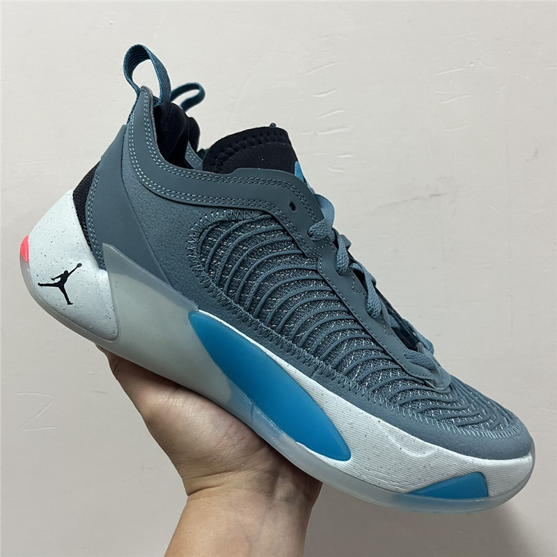 JORDAN男子缓震低帮透气