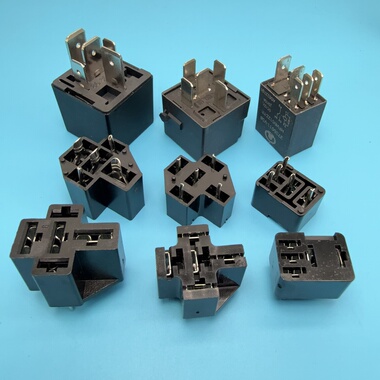 40A80a汽车继电器PCB焊接式底座线路板4脚5脚耐高温阻燃梅花插座