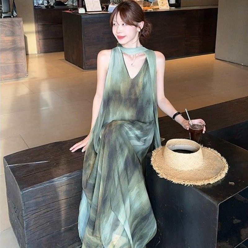 挂脖吊带连衣裙海边度假长裙子女2026夏季新款巨好看今年流行爆款
