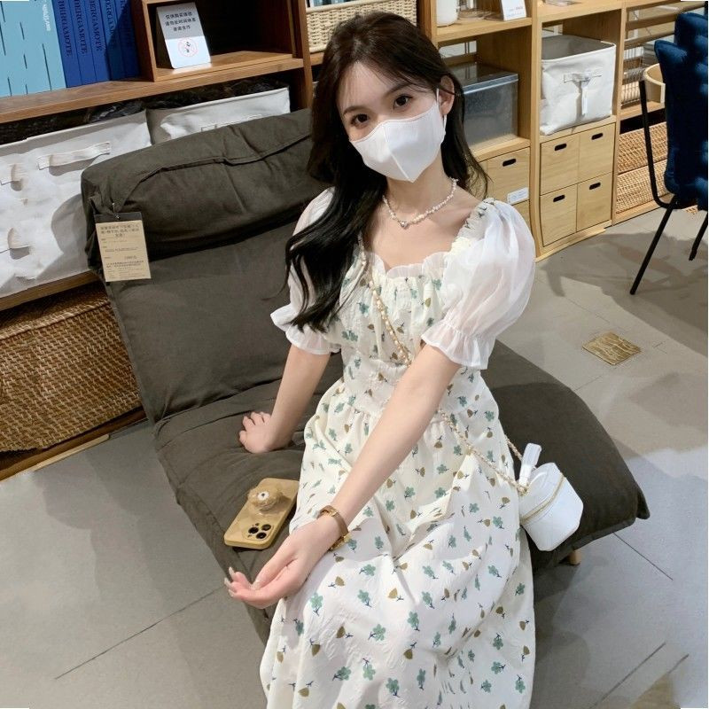 夏季新款小个子方领短袖收腰泡泡袖裙子碎花法式连衣裙女装