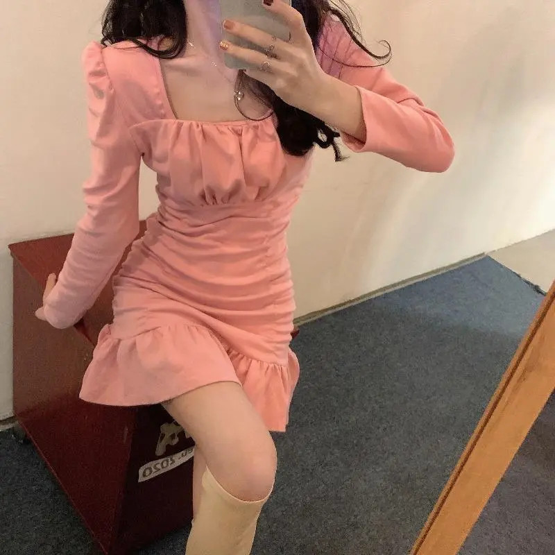 连衣裙女甜美复古方领粉色磨毛内搭打底短裙春季新款气质裙子