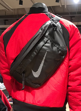 耐克NIKE休闲运动腰包男女胸包王一博同款大斜挎单肩包DB4697-010