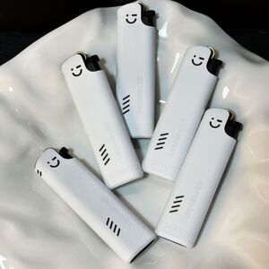 新款龙顺砂轮打火机高颜值网红爆款创意金属明火个性耐用送男友潮