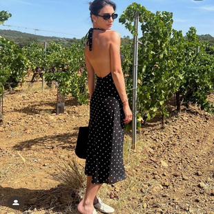 赵露思法式度假风波点挂脖露背吊带连衣裙港味复古V领长裙夏季女