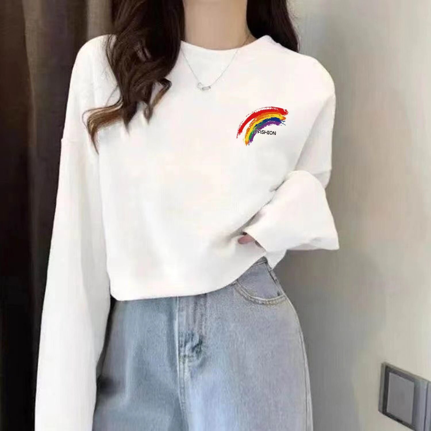 纯棉春秋韩版宽松彩虹印花卫衣女白色圆领长袖短款上衣休闲潮秋季