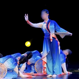 《秋日》儿童民间舞群舞同款渐变舞蹈演出表演服专业定制